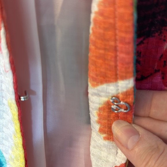 Erin London Red and Pink Floral Blazer with 3/4 Sleeves - Picture 4 of 7